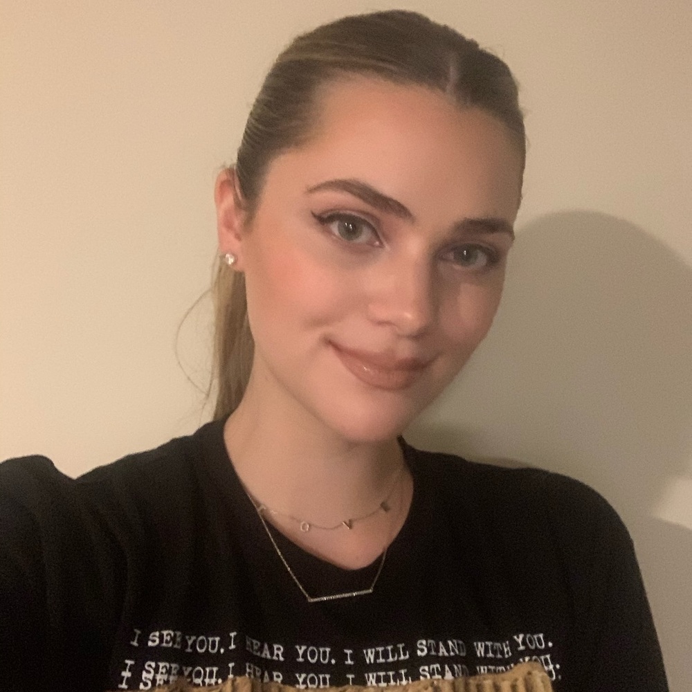 Meet your Posher, Elise